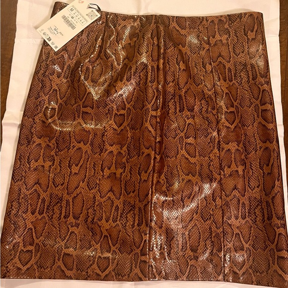 Zara Faux leather print skirt - Picture 3 of 4